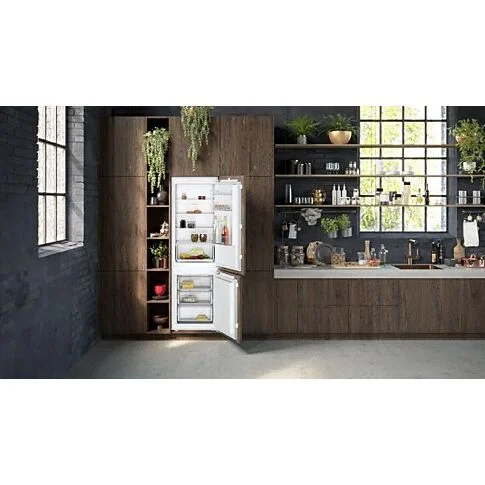 Graded Neff KI7861FE0G N30 60/40 Integrated No Frost Fridge Freezer 260L